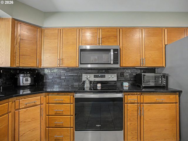 25 Ne 192nd Ave, Portland, OR 97230