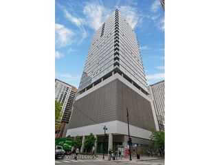 550 N St Clair Street 2002, Chicago, IL 60611