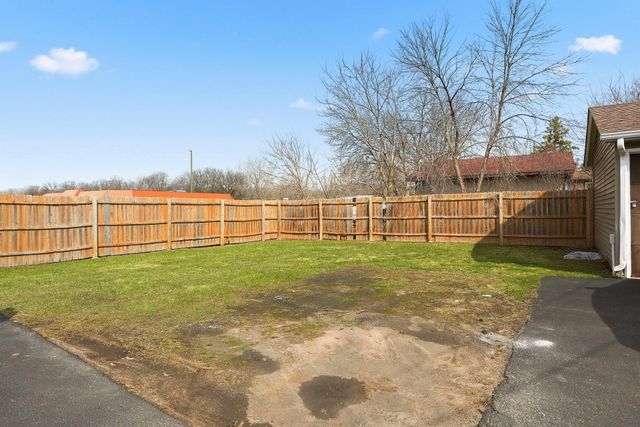 2269 11th Avenue E, North Saint Paul, MN 55109