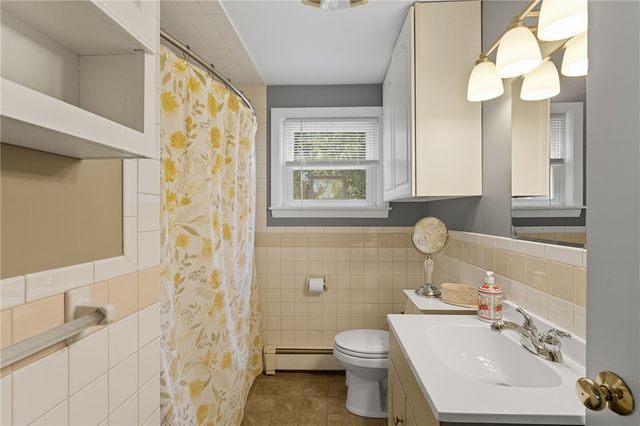11 Observatory Road, Warwick, RI 02888