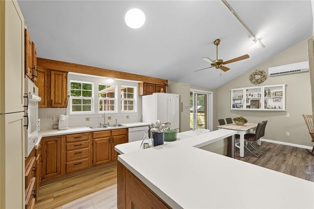 11 Observatory Road, Warwick, RI 02888