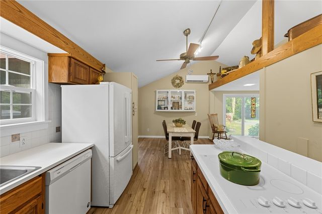 11 Observatory Road, Warwick, RI 02888