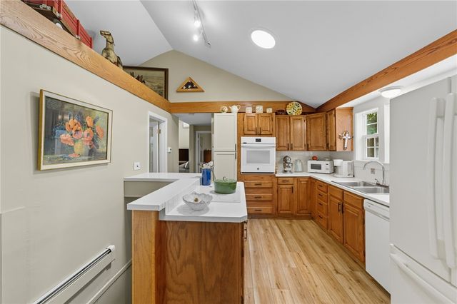 11 Observatory Road, Warwick, RI 02888