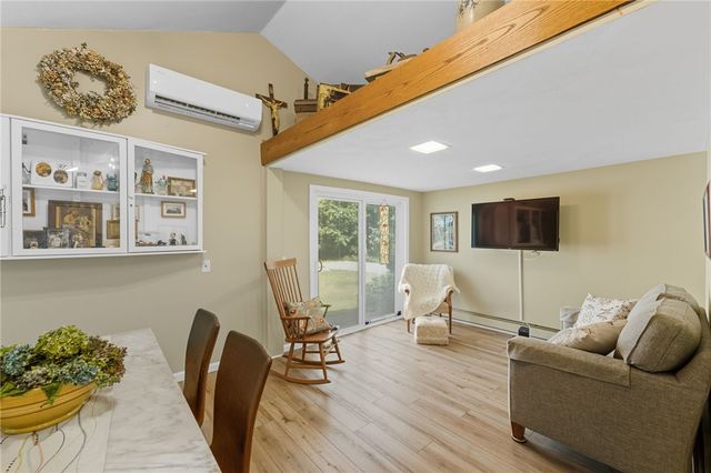 11 Observatory Road, Warwick, RI 02888