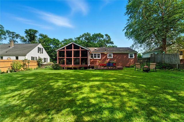 11 Observatory Road, Warwick, RI 02888