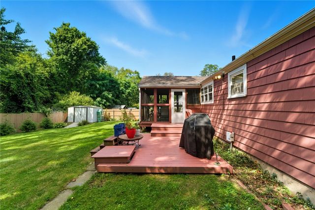 11 Observatory Road, Warwick, RI 02888