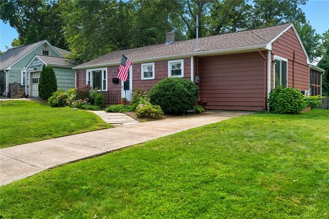 11 Observatory Road, Warwick, RI 02888