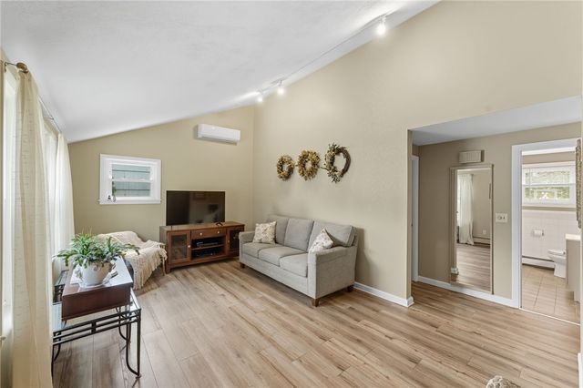 11 Observatory Road, Warwick, RI 02888