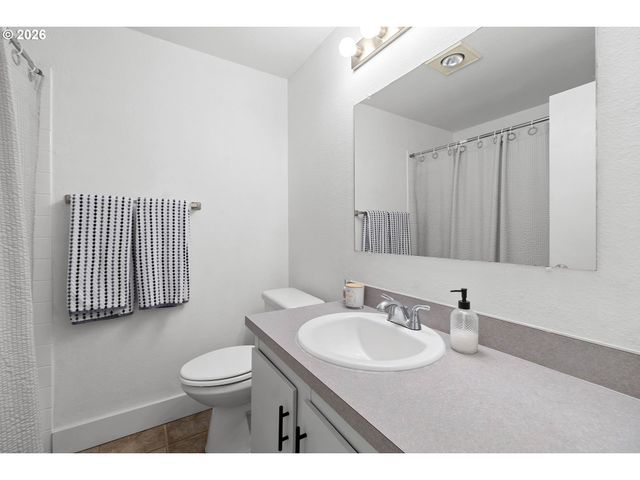 44 EAGLE CREST Dr 19, Lake Oswego, OR 97035