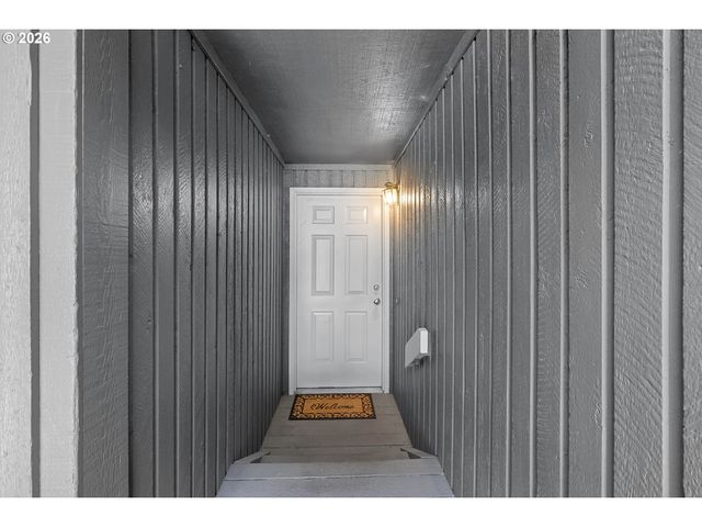 44 EAGLE CREST Dr 19, Lake Oswego, OR 97035