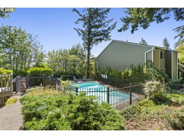 44 EAGLE CREST Dr 19, Lake Oswego, OR 97035