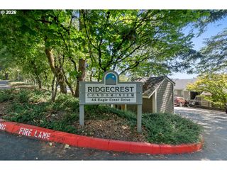 44 EAGLE CREST Dr 19, Lake Oswego, OR 97035