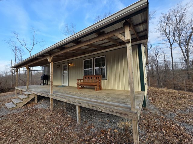 617 Pleasant Hill Cemetery Ln, Gainesboro, TN 38562