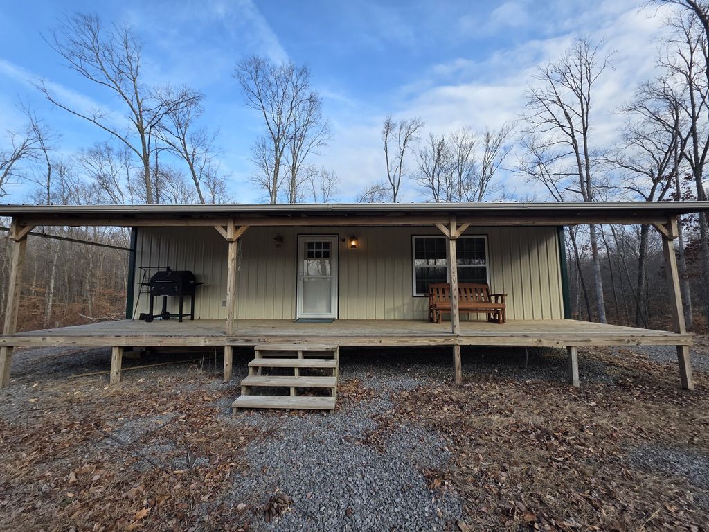 617 Pleasant Hill Cemetery Ln, Gainesboro, TN 38562