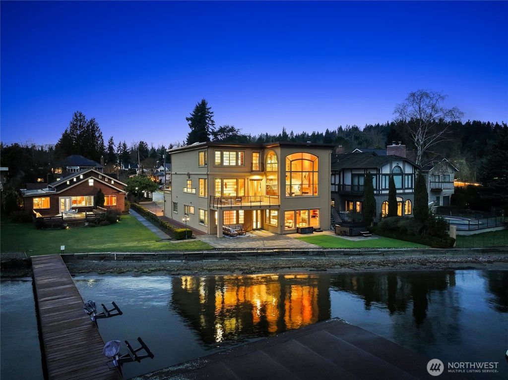 4701 NE Shore Place, Lake Forest Park, WA 98155