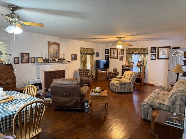 309 W Pike Street, Des Arc, AR 72040