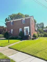 6 VILONE PL, Wilmington, DE 19805