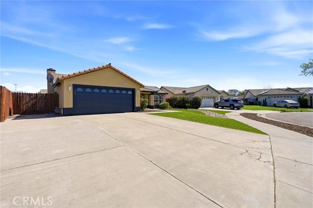 702 Montecito Court, Lemoore, CA 93245