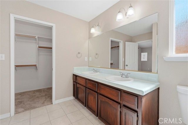 702 Montecito Court, Lemoore, CA 93245