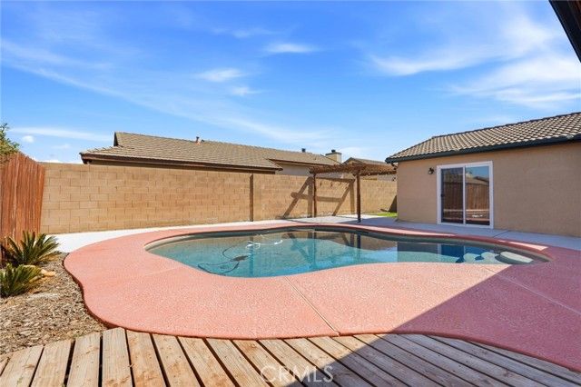 702 Montecito Court, Lemoore, CA 93245