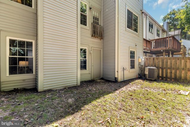 10224 FAIRE COMMONS CT, Burke, VA 22015