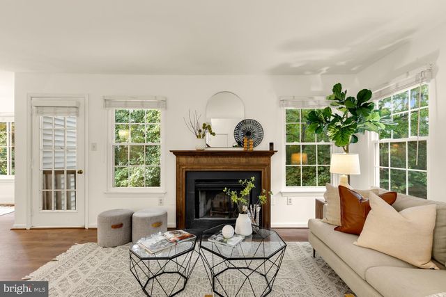 10224 FAIRE COMMONS CT, Burke, VA 22015