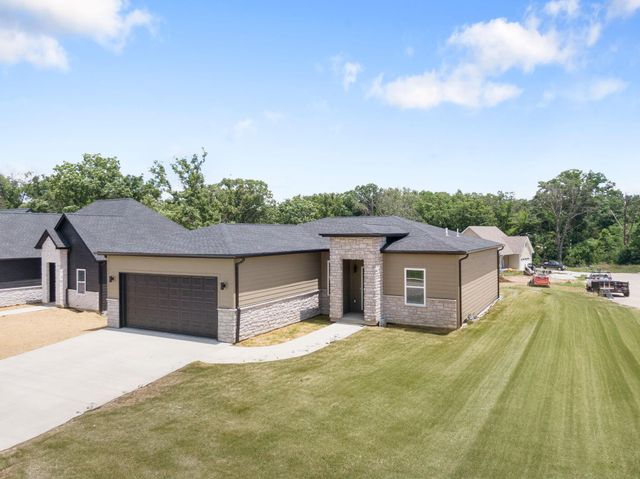 404 SUGARBERRY DR, Columbia, MO 65201