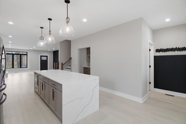 3530 W Van Buren Street, Chicago, IL 60624