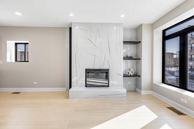 3530 W Van Buren Street, Chicago, IL 60624