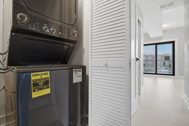 3530 W Van Buren Street, Chicago, IL 60624