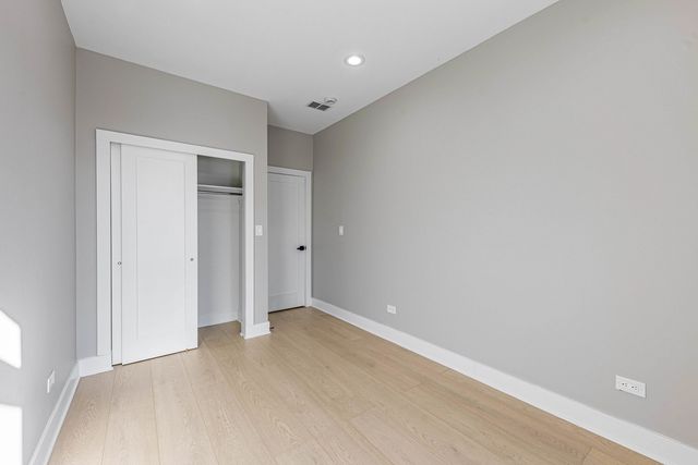 3530 W Van Buren Street, Chicago, IL 60624