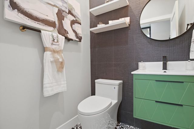 3530 W Van Buren Street, Chicago, IL 60624