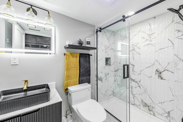 3530 W Van Buren Street, Chicago, IL 60624