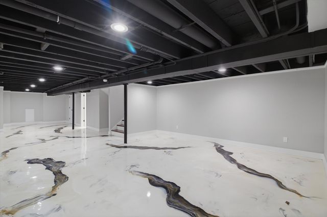 3530 W Van Buren Street, Chicago, IL 60624