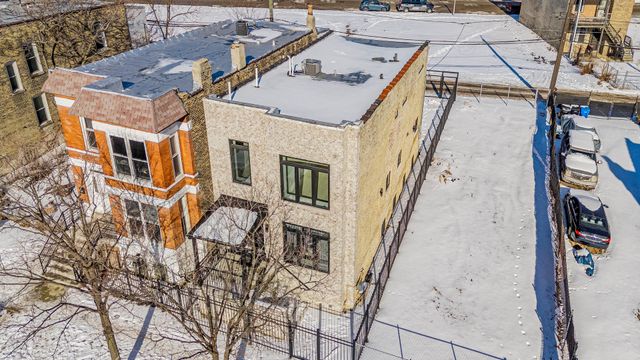 3530 W Van Buren Street, Chicago, IL 60624