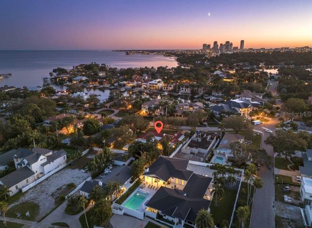 1222 BRIGHTWATERS BOULEVARD NE, St Petersburg, FL 33704