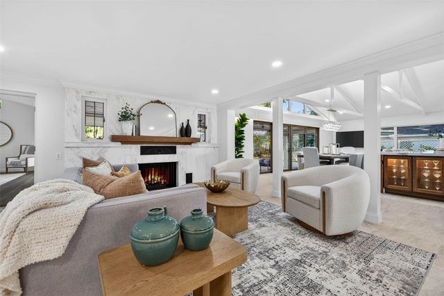 1222 BRIGHTWATERS BOULEVARD NE, St Petersburg, FL 33704