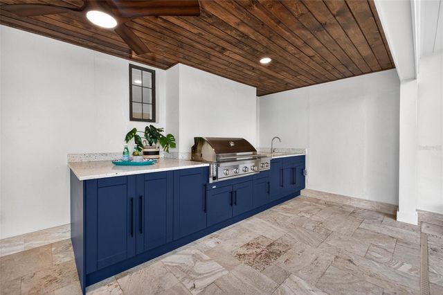 1222 BRIGHTWATERS BOULEVARD NE, St Petersburg, FL 33704