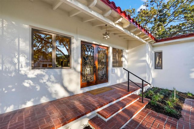 1222 BRIGHTWATERS BOULEVARD NE, St Petersburg, FL 33704