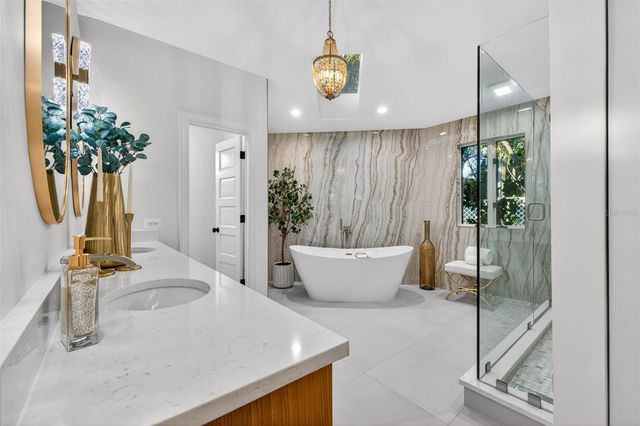 1222 BRIGHTWATERS BOULEVARD NE, St Petersburg, FL 33704