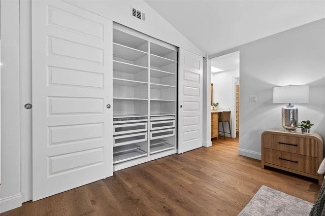 1222 BRIGHTWATERS BOULEVARD NE, St Petersburg, FL 33704