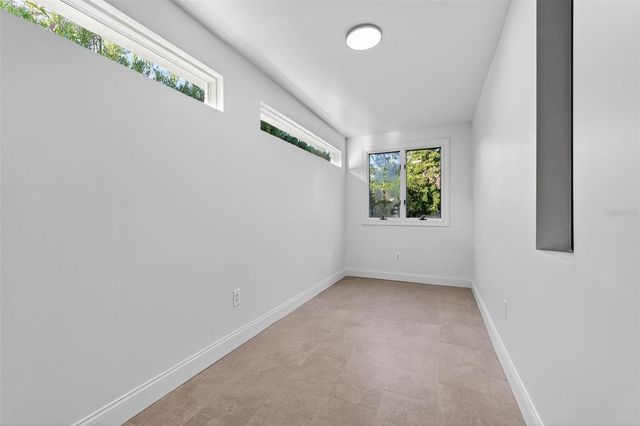 1222 BRIGHTWATERS BOULEVARD NE, St Petersburg, FL 33704