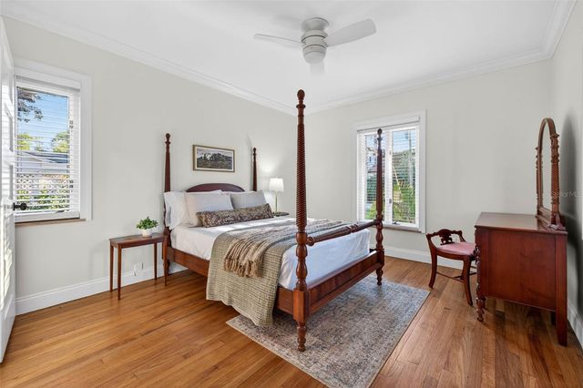 1222 BRIGHTWATERS BOULEVARD NE, St Petersburg, FL 33704