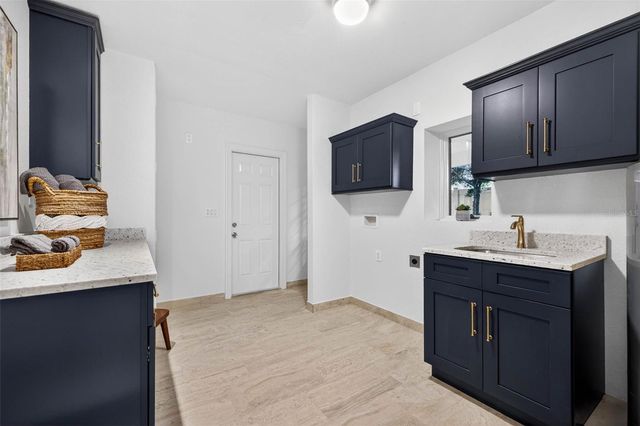 1222 BRIGHTWATERS BOULEVARD NE, St Petersburg, FL 33704