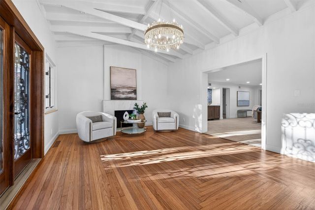 1222 BRIGHTWATERS BOULEVARD NE, St Petersburg, FL 33704