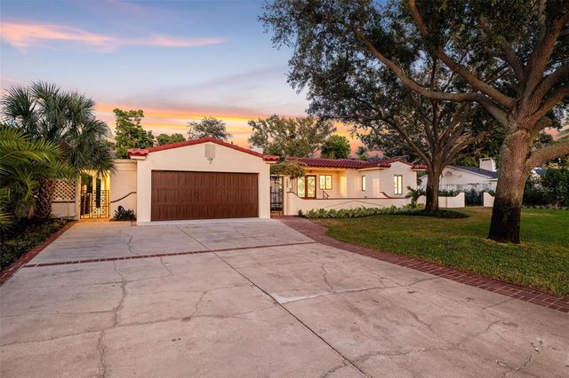 1222 BRIGHTWATERS BOULEVARD NE, St Petersburg, FL 33704