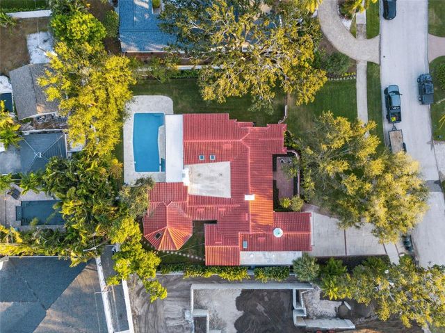 1222 BRIGHTWATERS BOULEVARD NE, St Petersburg, FL 33704