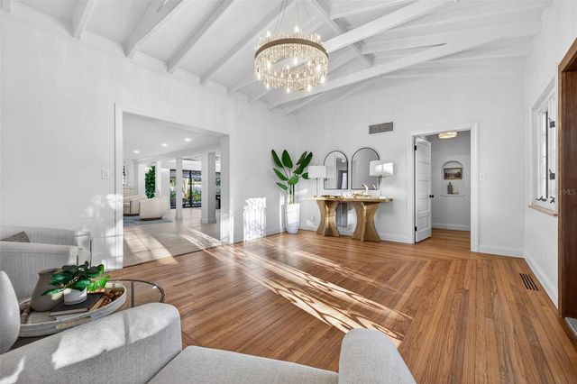 1222 BRIGHTWATERS BOULEVARD NE, St Petersburg, FL 33704