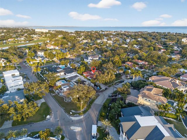 1222 BRIGHTWATERS BOULEVARD NE, St Petersburg, FL 33704