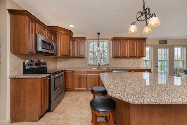 180 Emery Run, Greece, NY 14612